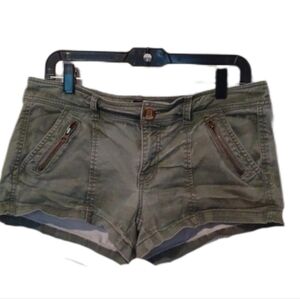 -- American Eagle  Outfitters Khaki Shorts